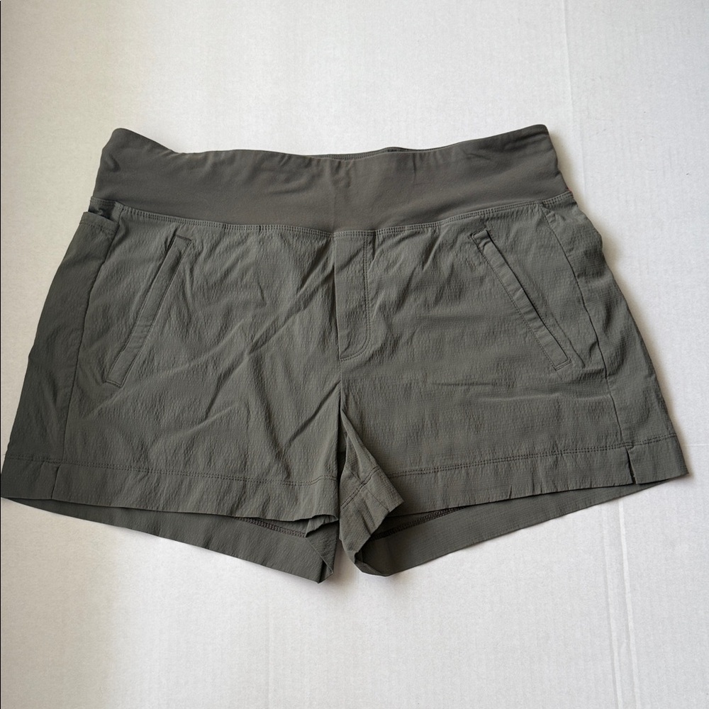 Athleta Women's Trekkie North Green Shorts 12